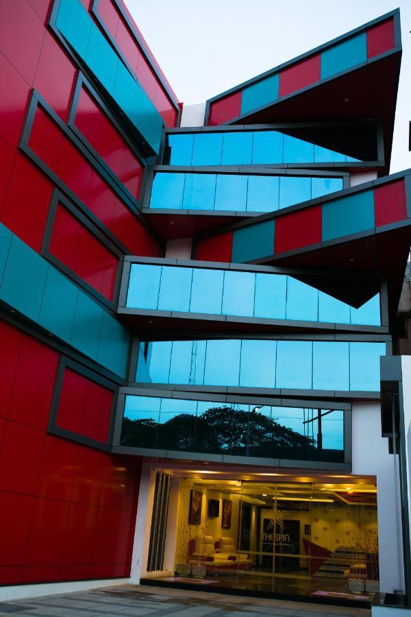The Spin Hotel Madras Buitenkant foto