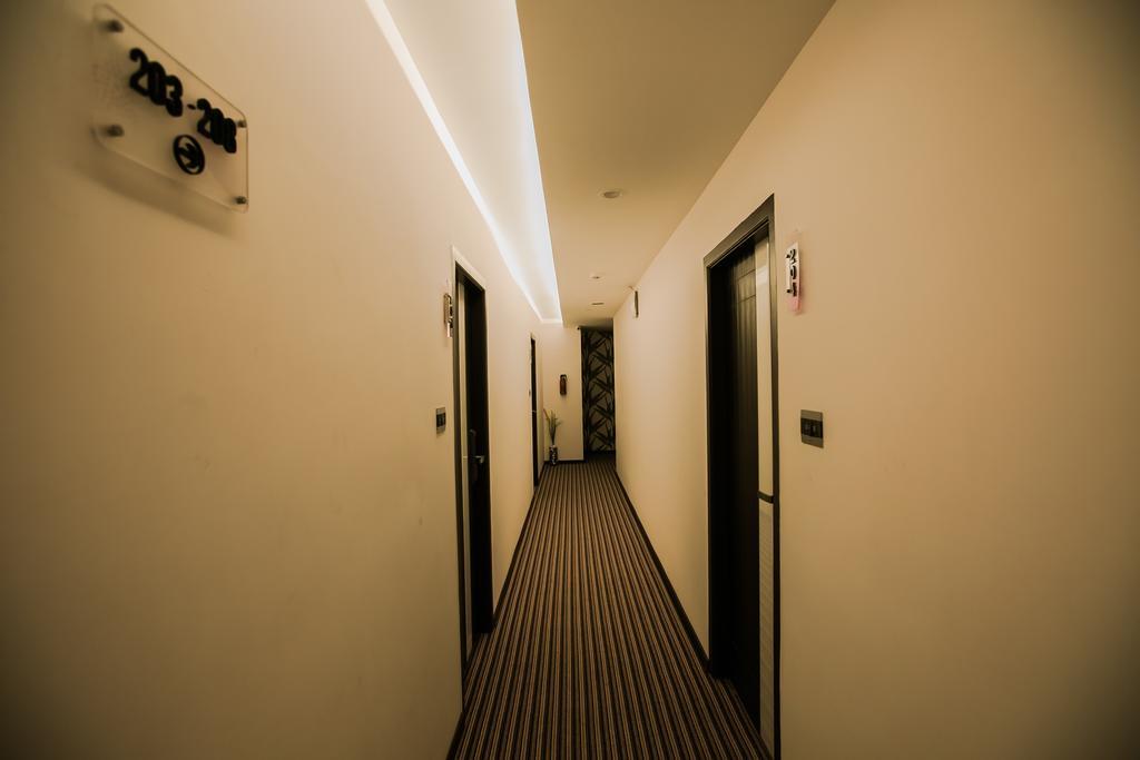 The Spin Hotel Madras Buitenkant foto